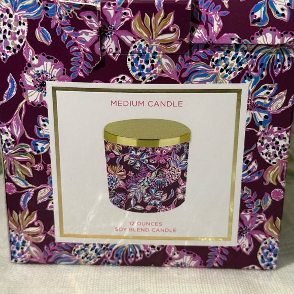 Lilly Pulitzer Medium 12 oz soy-based Candle “Tropical with a Twist” Haven Scent - Picture 3 of 10